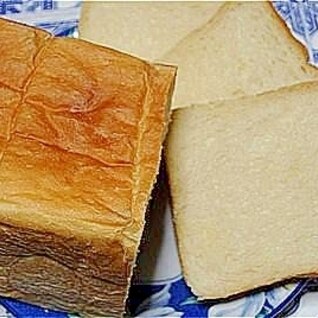 もちふわ食パン　薄力粉10％入り　高加水パン